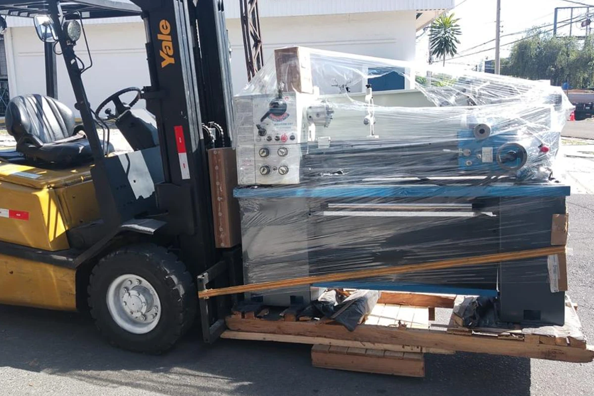 Suministro de Torno FI-1340GSM en El Salvador | Copre